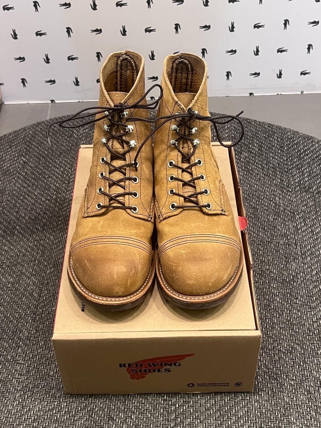 레드윙 아이언레인저 8083 발볼EE 260사이즈 팝니다. 상품이미지2