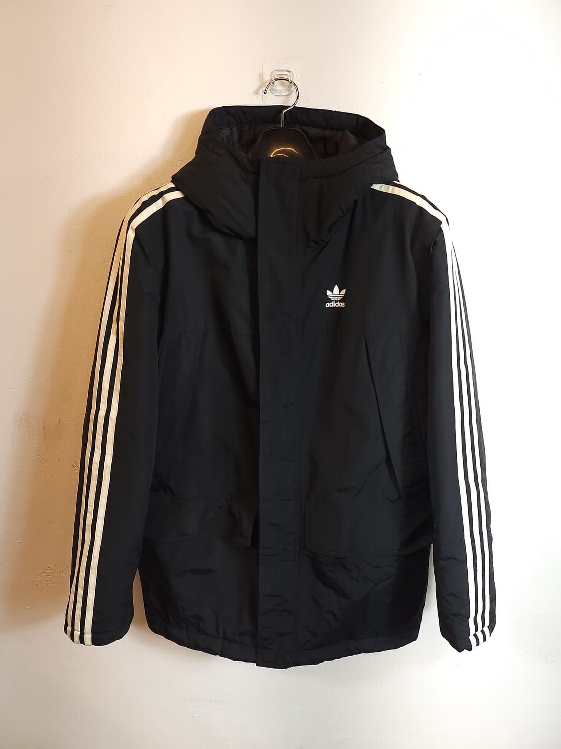 아디다스 블랙 바람막이 후드패딩 100 L 새제품급 상품이미지1