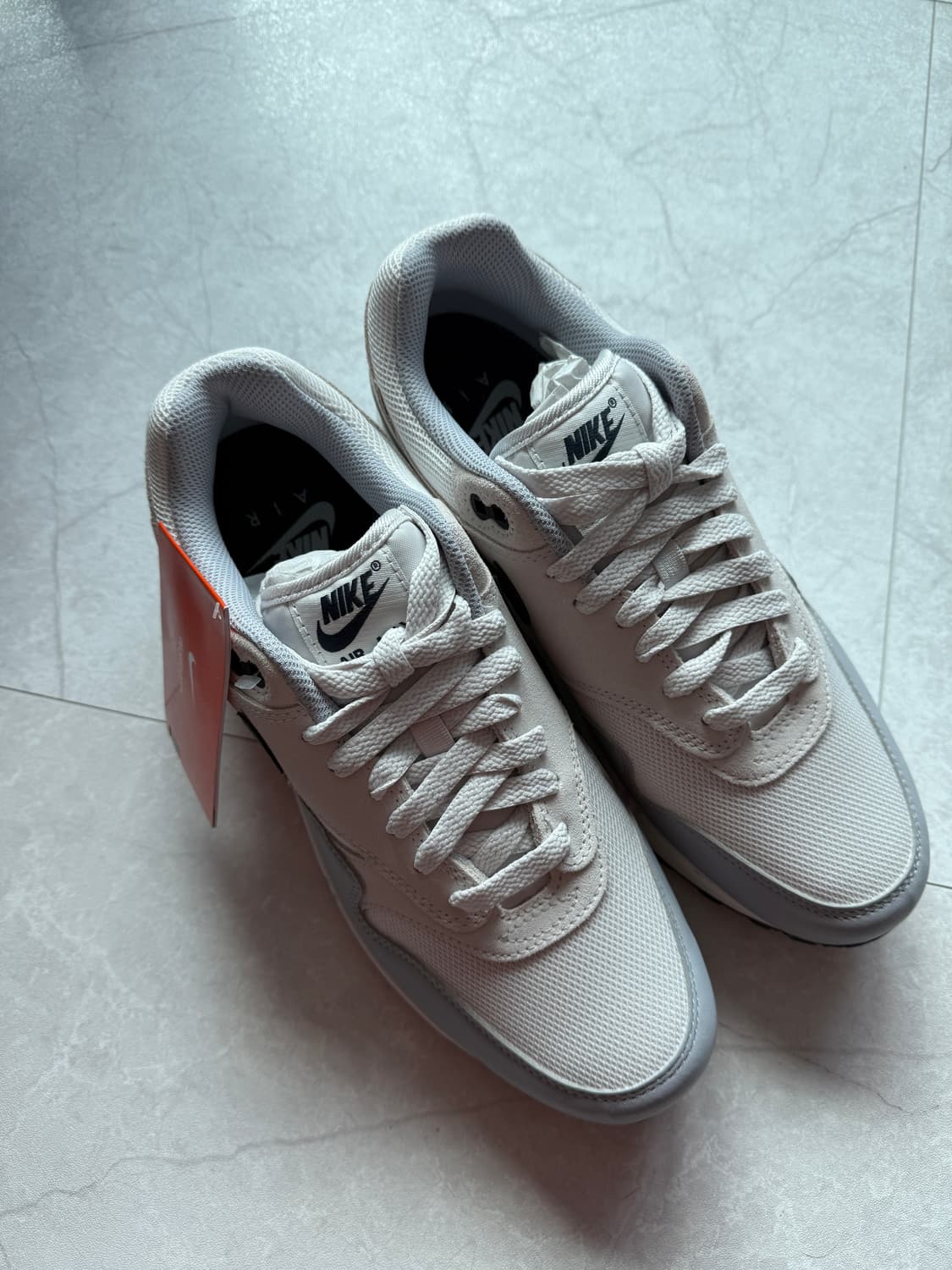 나이키 에어맥스1 ess 상품이미지1