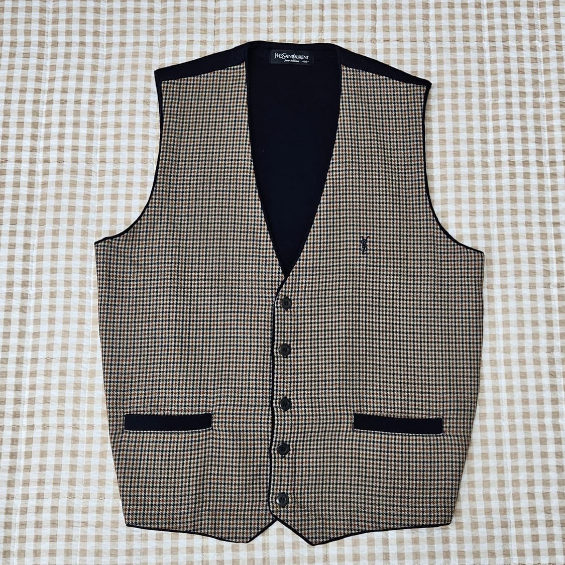 입생로랑 울100 니트 조끼 남자100 상품이미지1