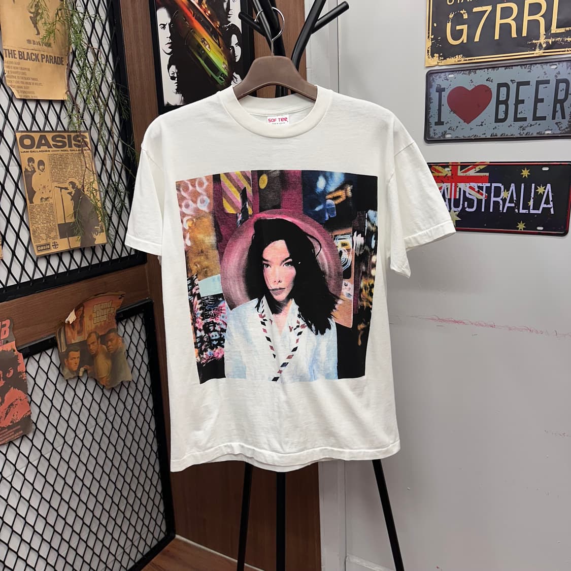 White Bjork Color post Print T-Shirt  상품이미지1