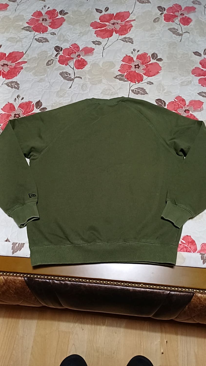 뉴에라 오버핏맨투맨 100 가슴59 기장68 상품이미지4