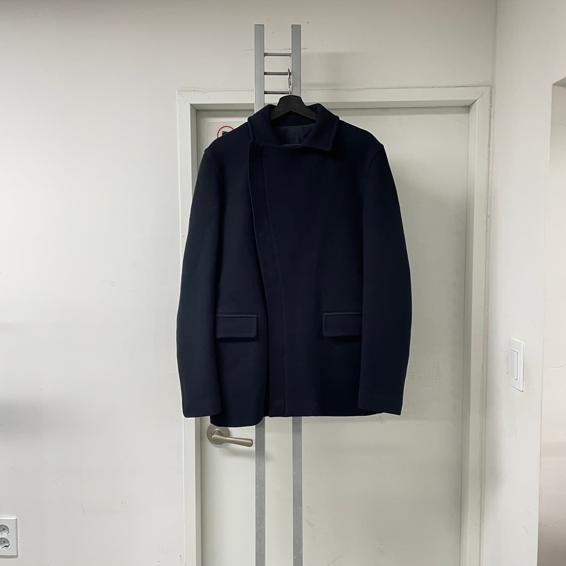 페레가모 네이비 코트 50 상품이미지1