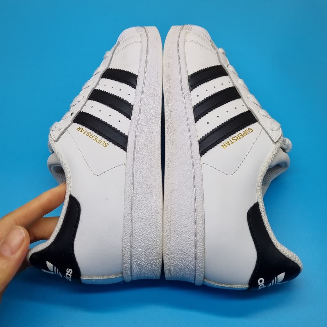 아디다스 슈퍼스타 흰검 스니커즈 230. 상품이미지5