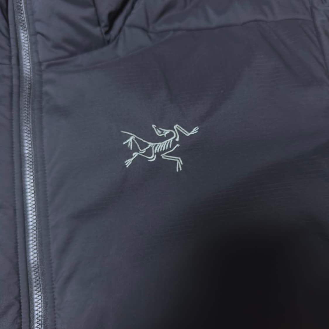 아크테릭스 아톰sv후디 m사이즈 새상품 판매합니다 상품이미지2