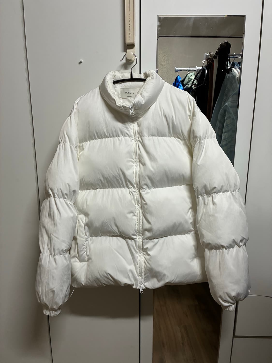 [새상품] 무드인사이드 화이트 패딩 (Free 사이즈) 상품이미지1