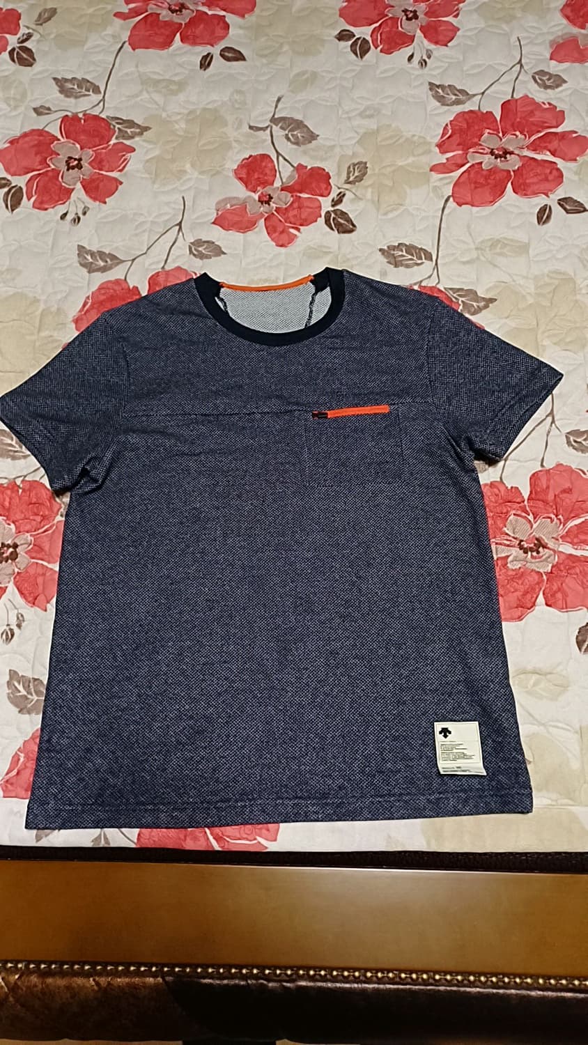 데상트 반팔 100 가슴51 기장69 상품이미지1