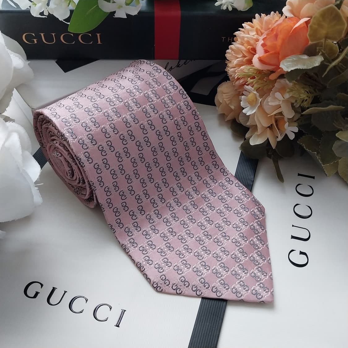 구찌 실크 핑크 자카드 로고 패턴 넥타이 9.6cm A+등급 K1794
 상품이미지2