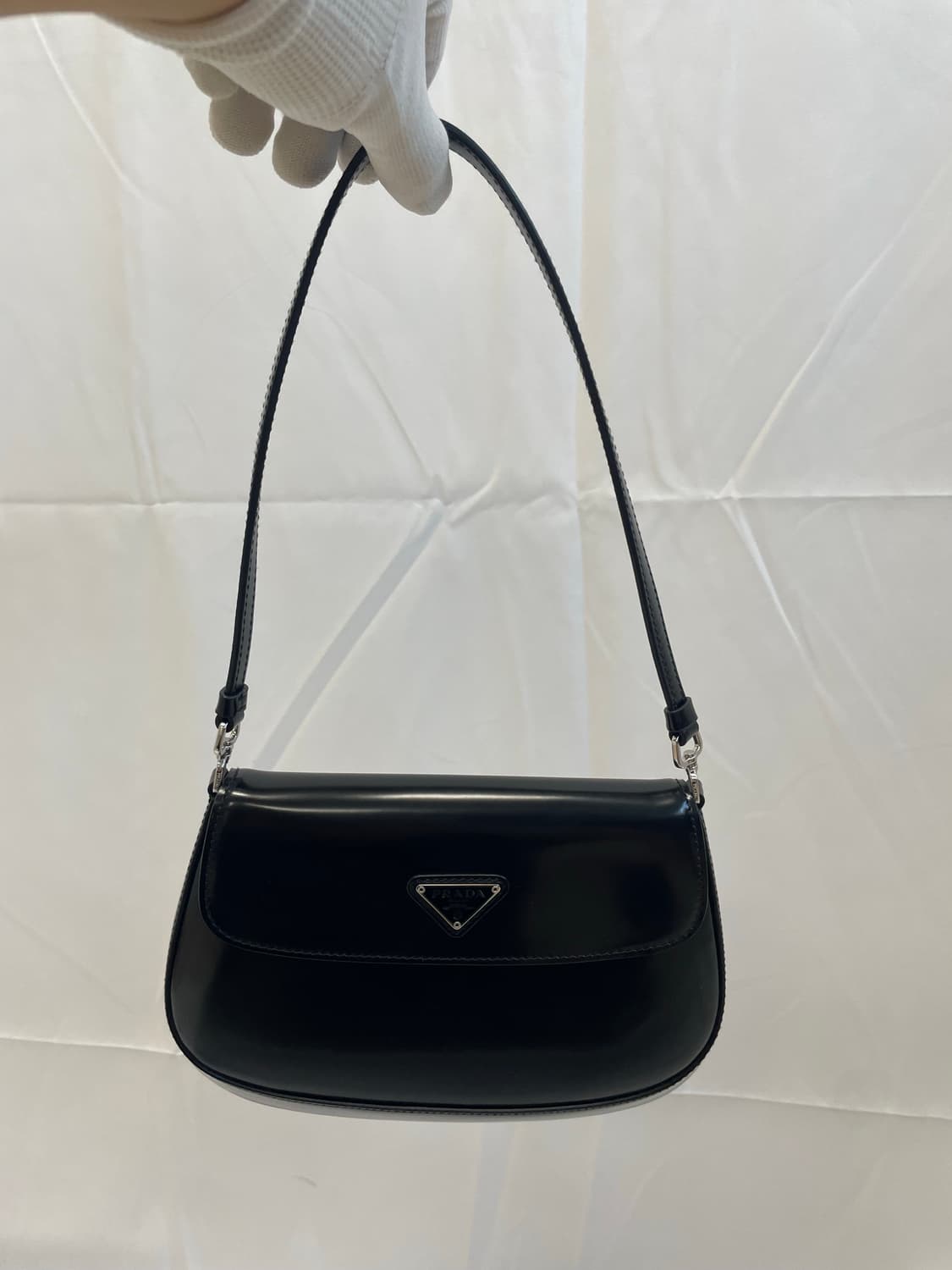 [N] 프라다 클레오 브러쉬드 레더 플랩 숄더 백 [os] 상품이미지2