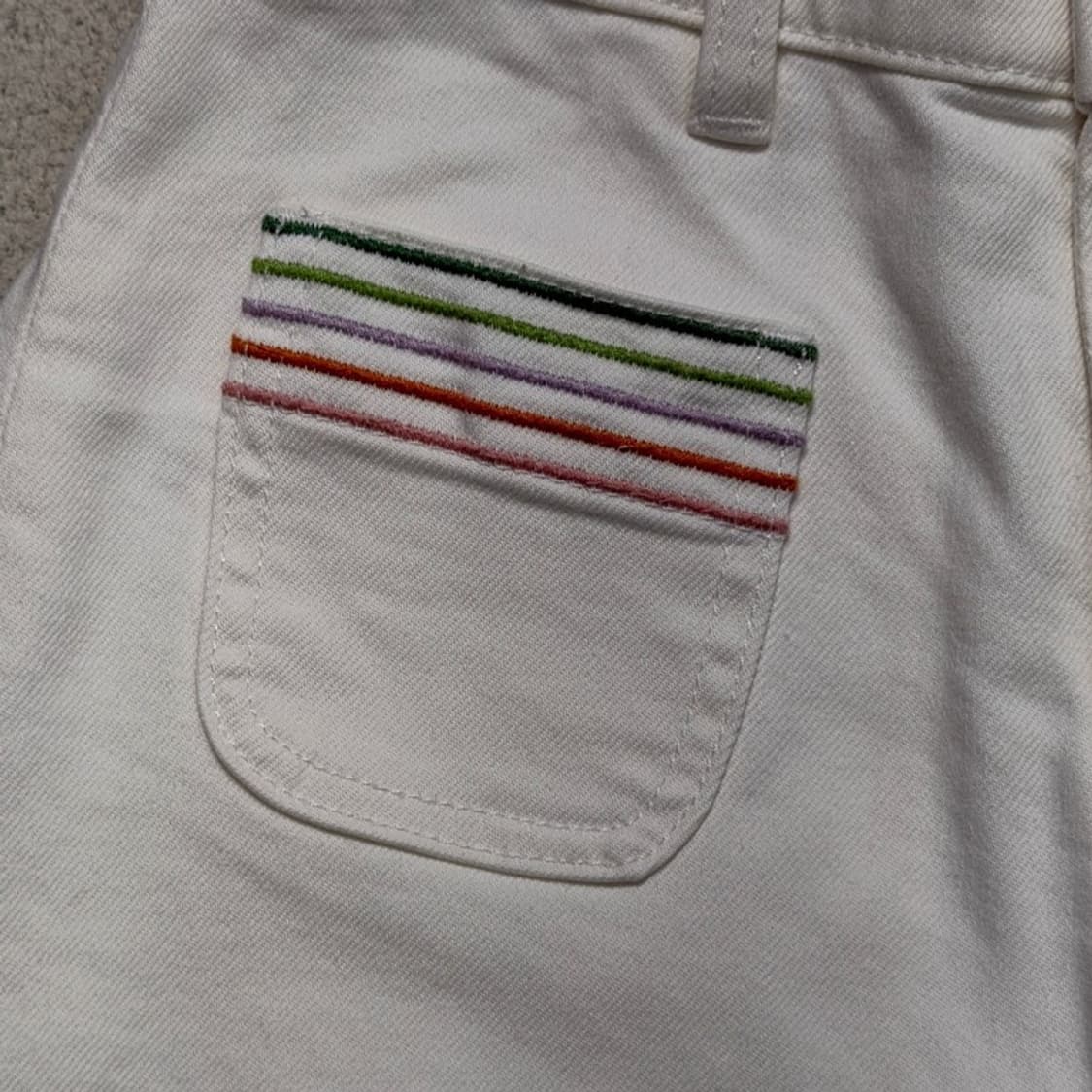 앤아더스토리즈 화이트 컬러풀 스트라이프 플레어 진 화이트 25 상품이미지8