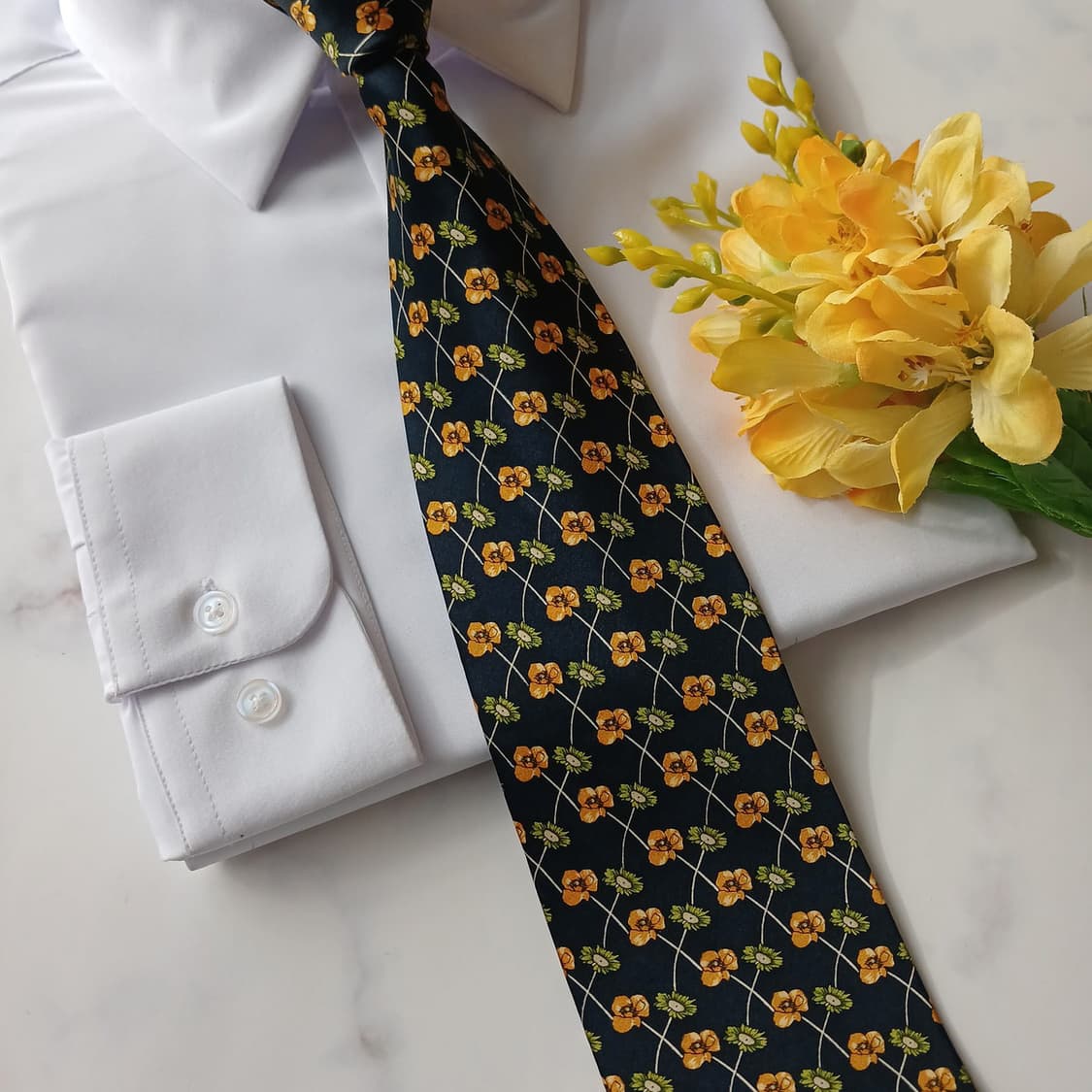 아쿠아스큐텀 실크 네이비 플로럴 넥타이 9.4cm A+등급 A18820
 상품이미지5