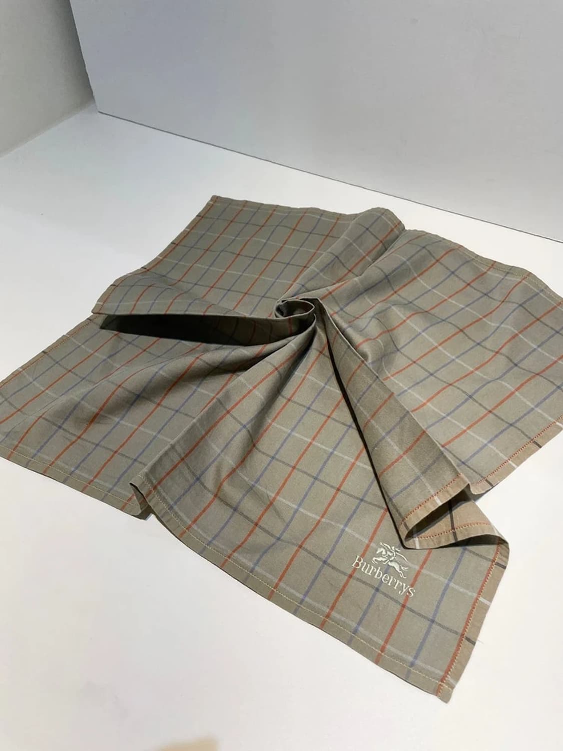 버버리 체크 클래식 쁘띠 손수건 A1143 상품이미지2