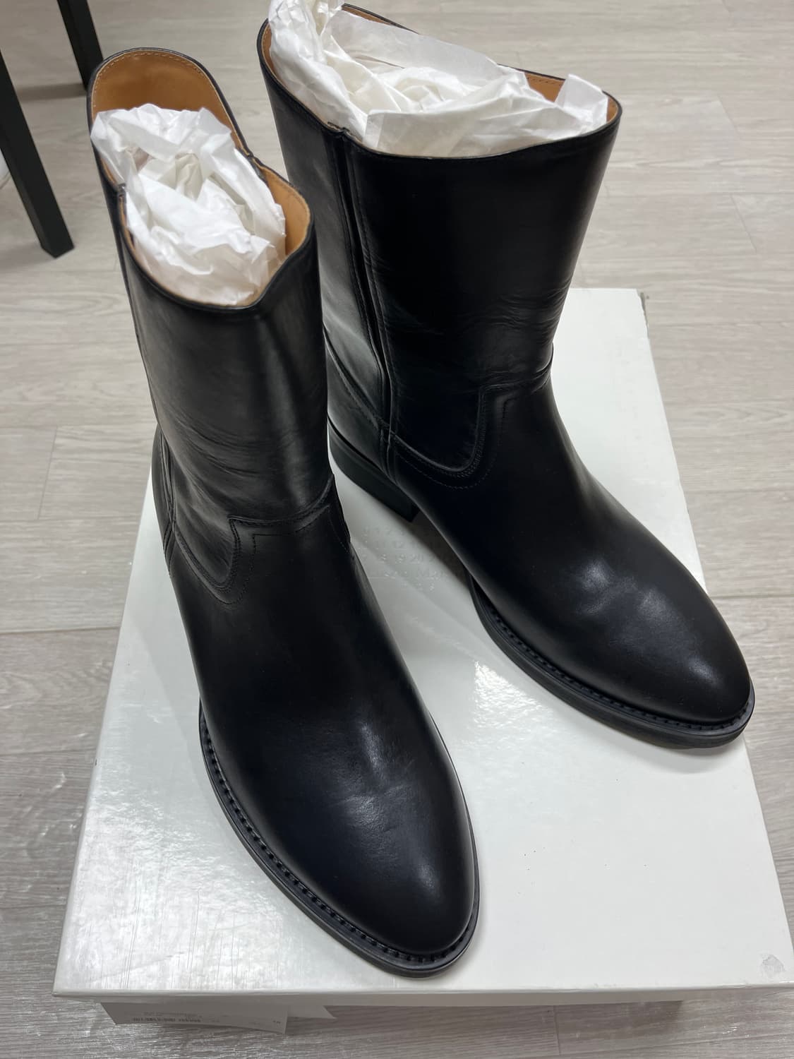[43] 메종 마르지엘라 블랙 카프스킨 앵클 미들 부츠 새상품 상품이미지8