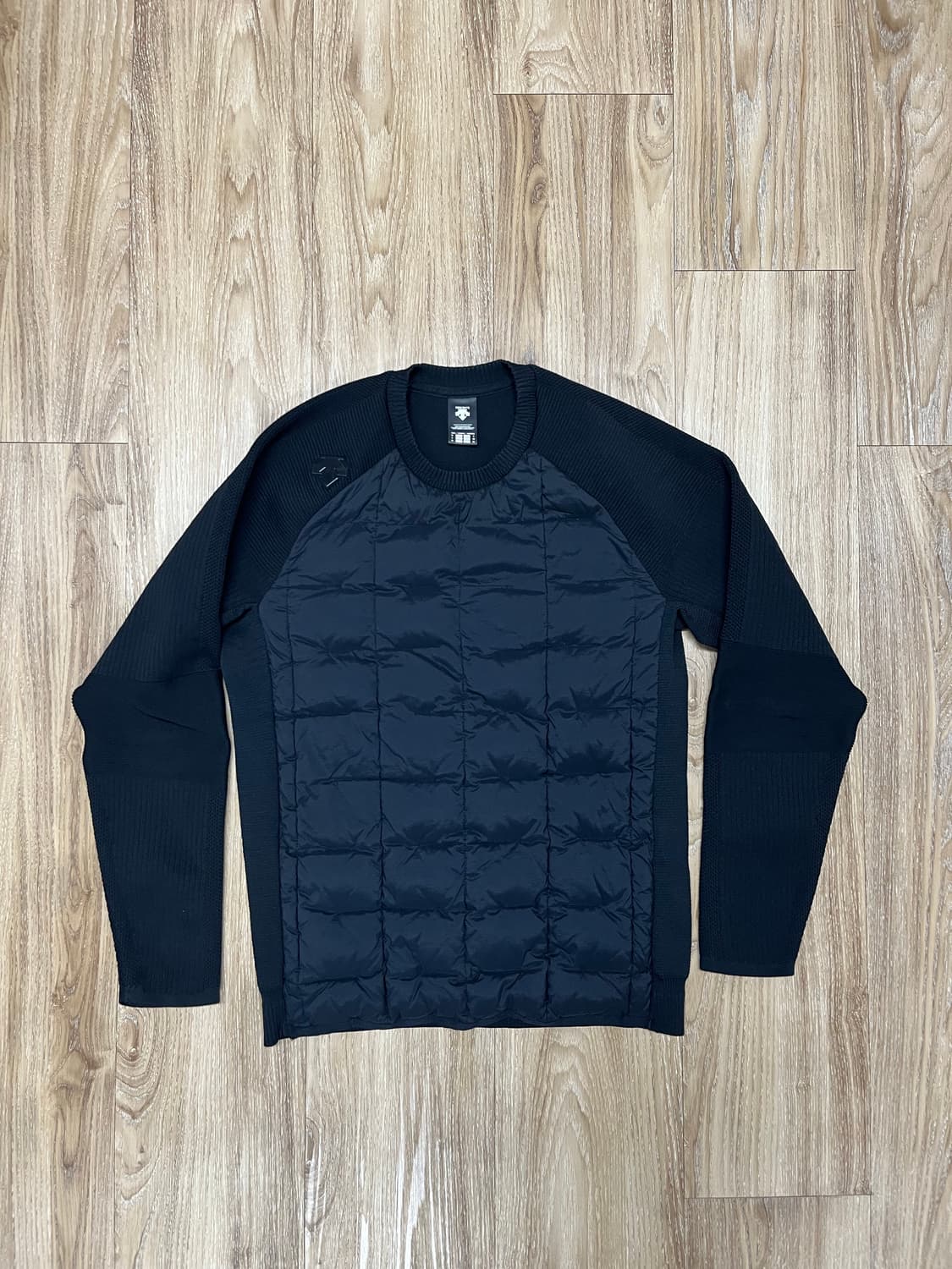 데상트 퓨젼플렉스 하이브리드 맨투맨 M 상품이미지1