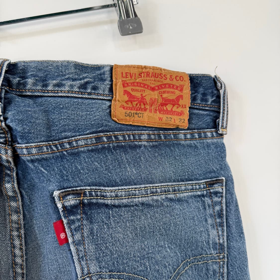 리바이스 Levi’s 501 CT 테이퍼드 중청 데님 팬츠 R탭 찢청 상품이미지4
