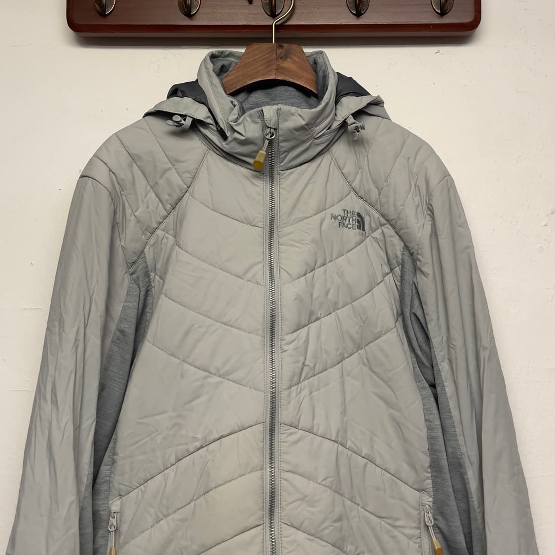 노스페이스 VX 그레이 후디 경량 패딩 상품이미지3