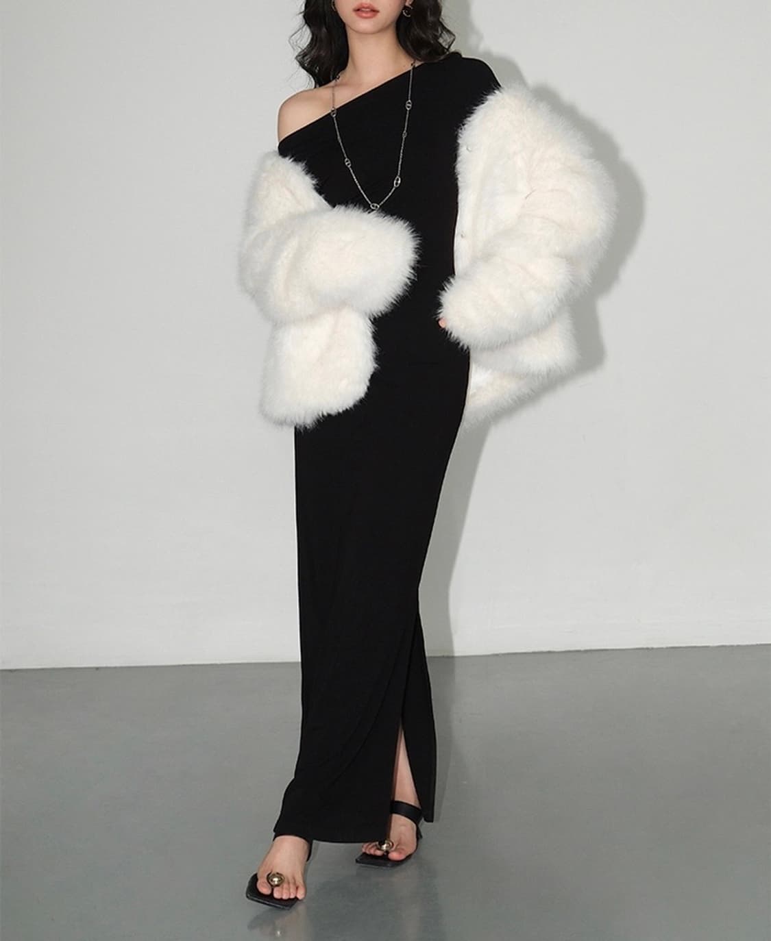 네바후 오프숄더 원숄더 롱원피스 맥시 긴팔 슬림핏 니트 셔링 트임 슬릿 상품이미지8