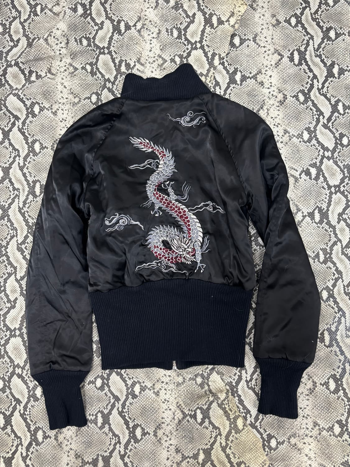 [2000s Ozz On] Dragon Print Bomber-Fit J 상품이미지10