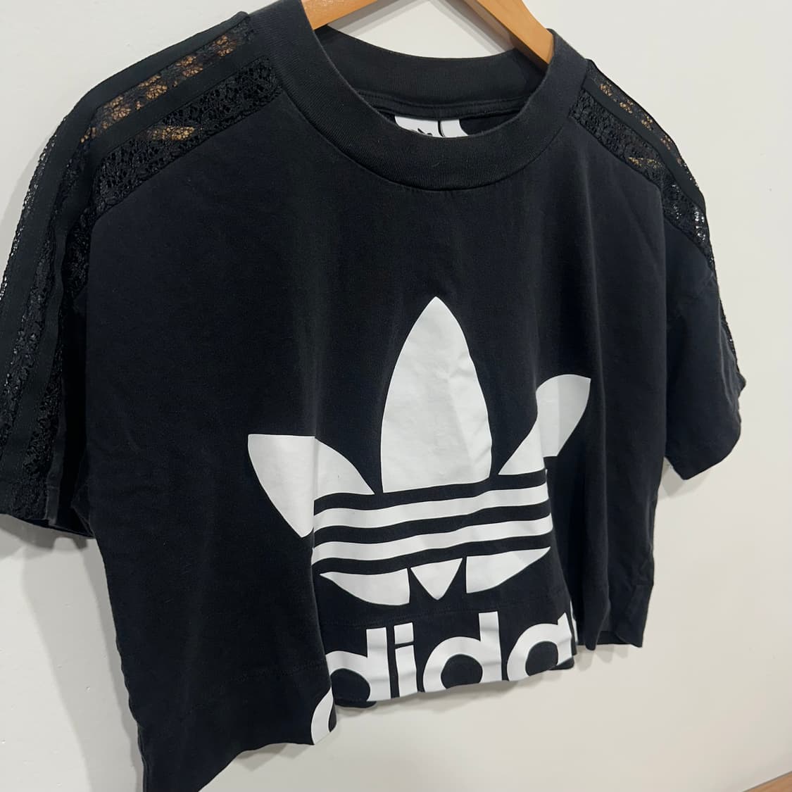 아디다스 adidas 크롭 레이스 반팔 티셔츠 상품이미지3