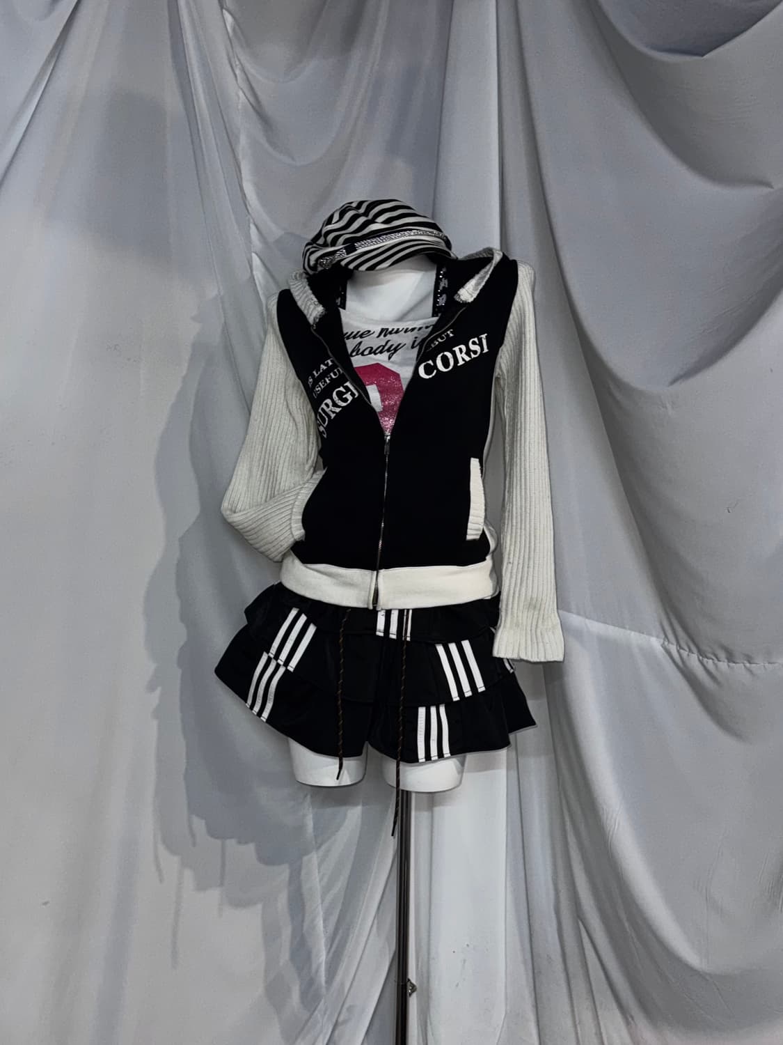 00‘s 무채색 데일리 갸루 아디다스 리메이크 스커트 코디세트 상품이미지8