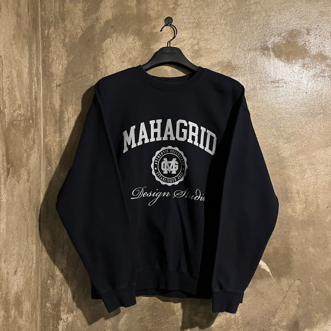 마하그리드 맨투맨 네이비 상품이미지1