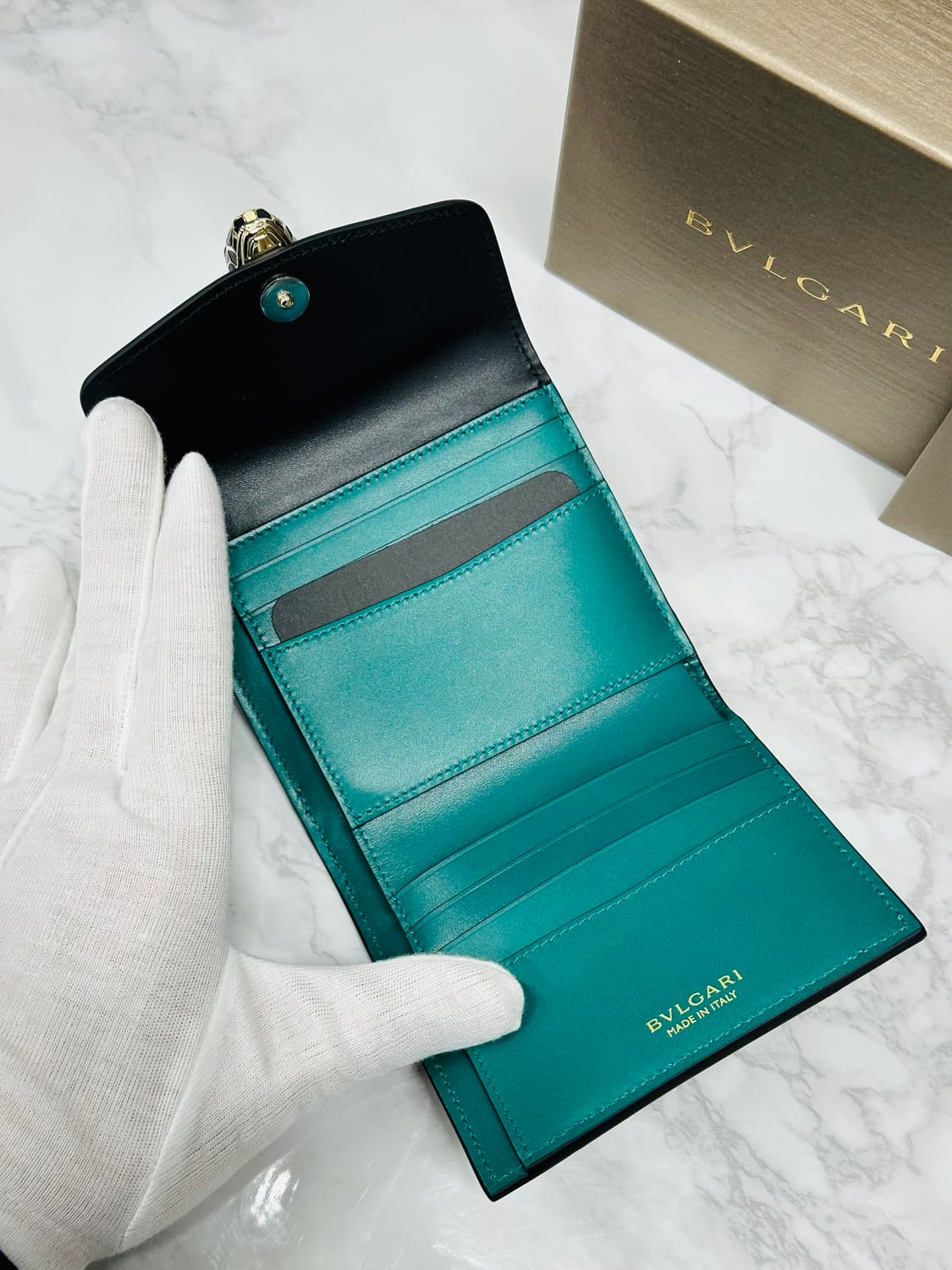 [정품][10/9.5] 불가리 세르펜티 3단 지갑 블랙그린 상품이미지6
