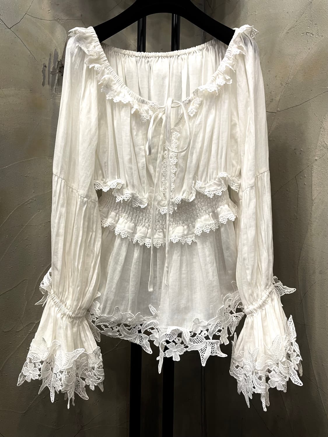 돌체앤가바나 오프 숄더 블라우스 55~66 상품이미지1