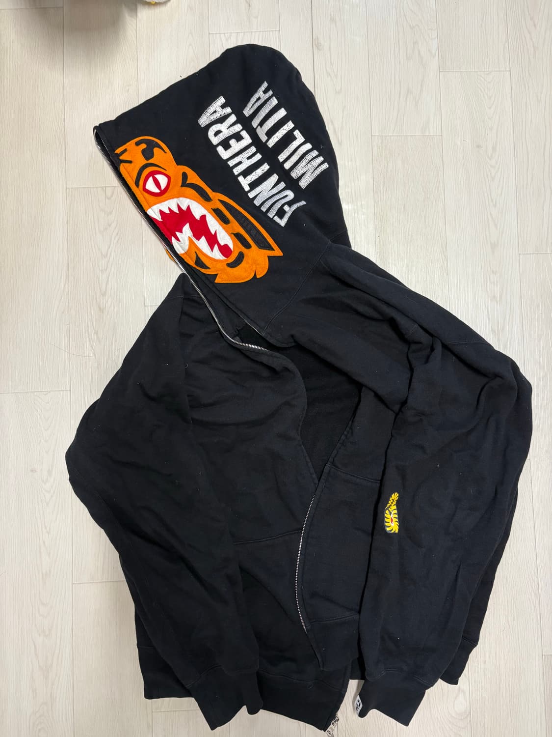 베이프 타이거후드집업 xl 판매합니다 상품이미지1