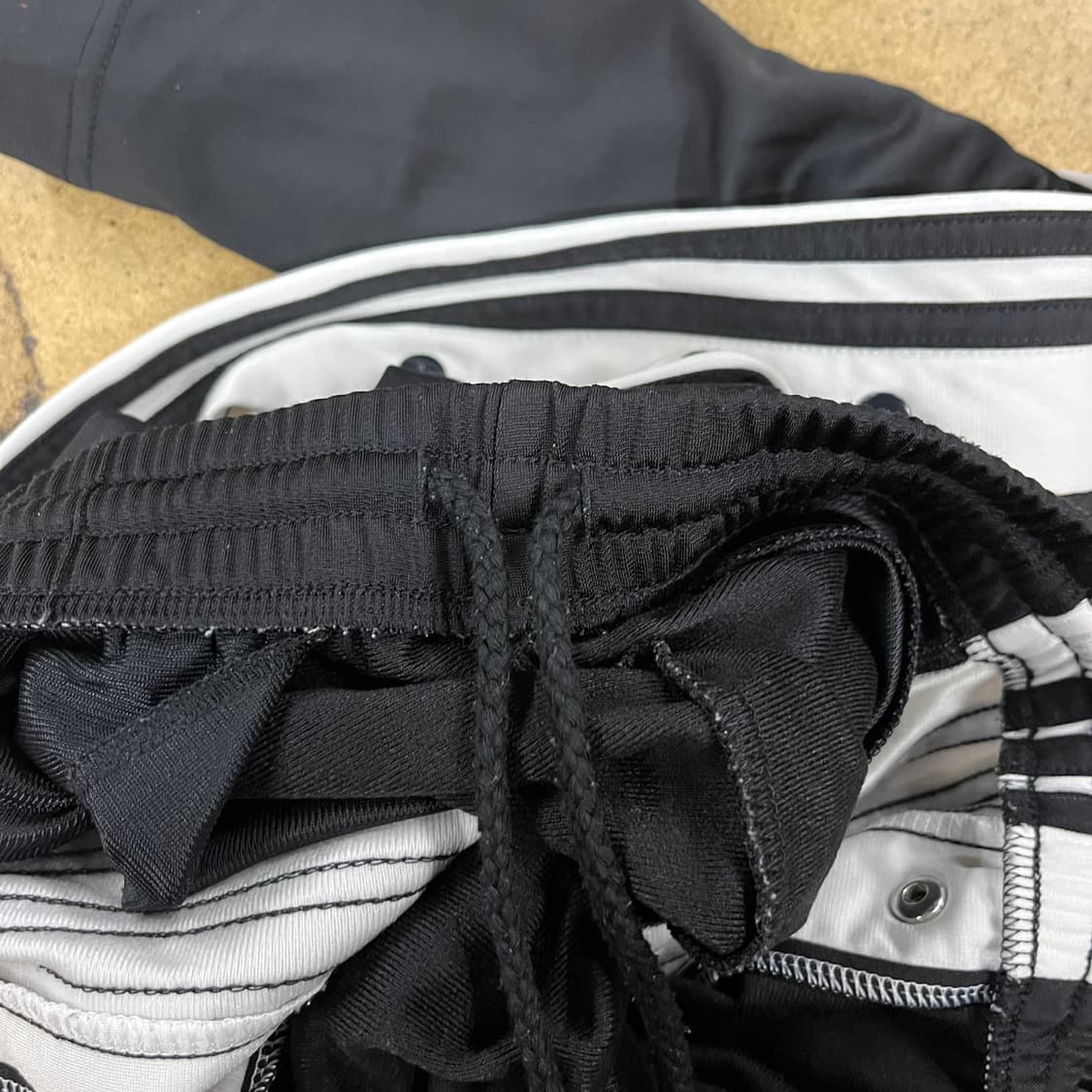 [정품/M] 아디다스 블랙 삼선 트레이닝 바지 b19 상품이미지7