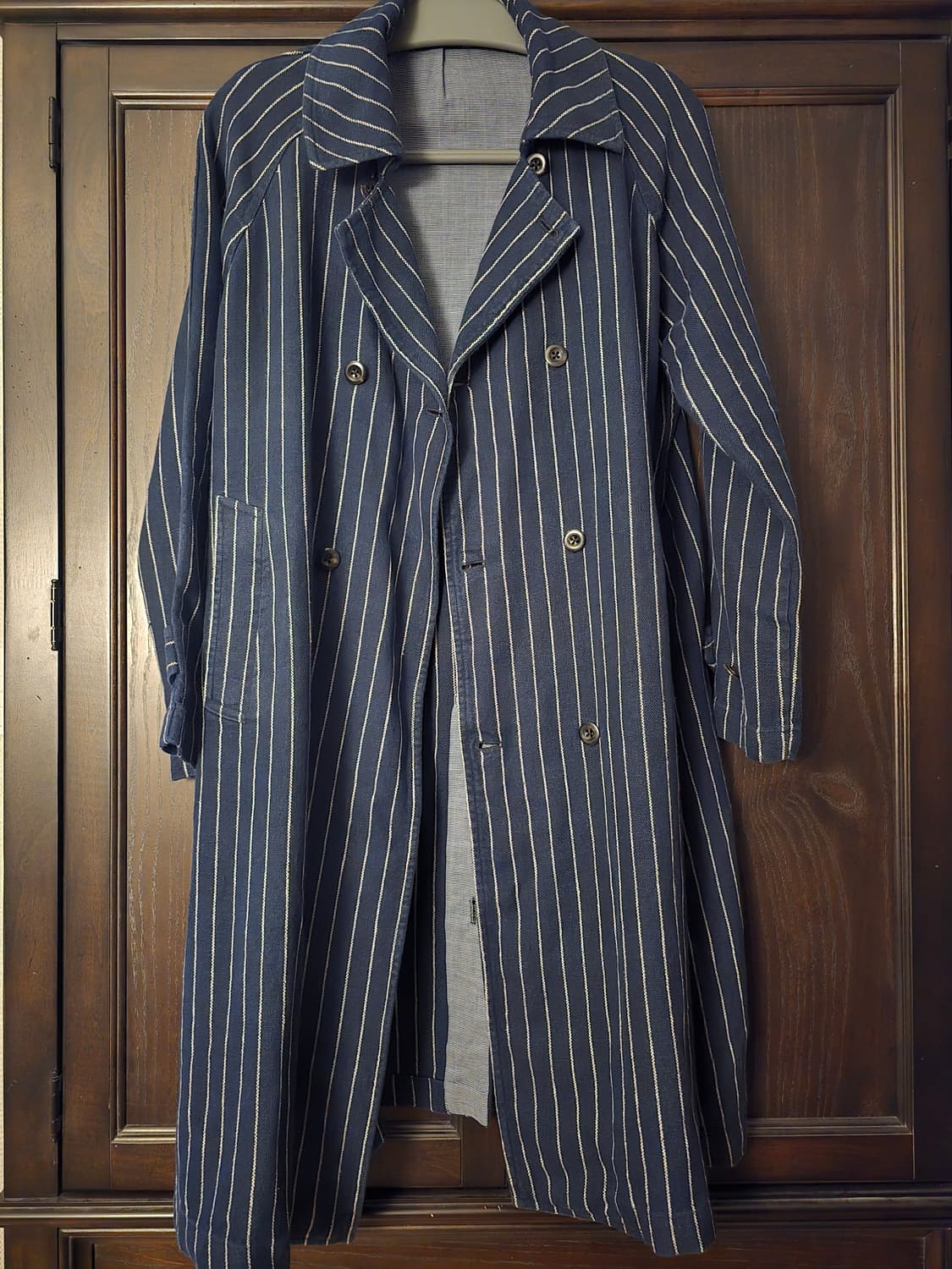 45R 네이비 스트라이프 롱 트렌치 코트3사이즈입니다. 상품이미지1