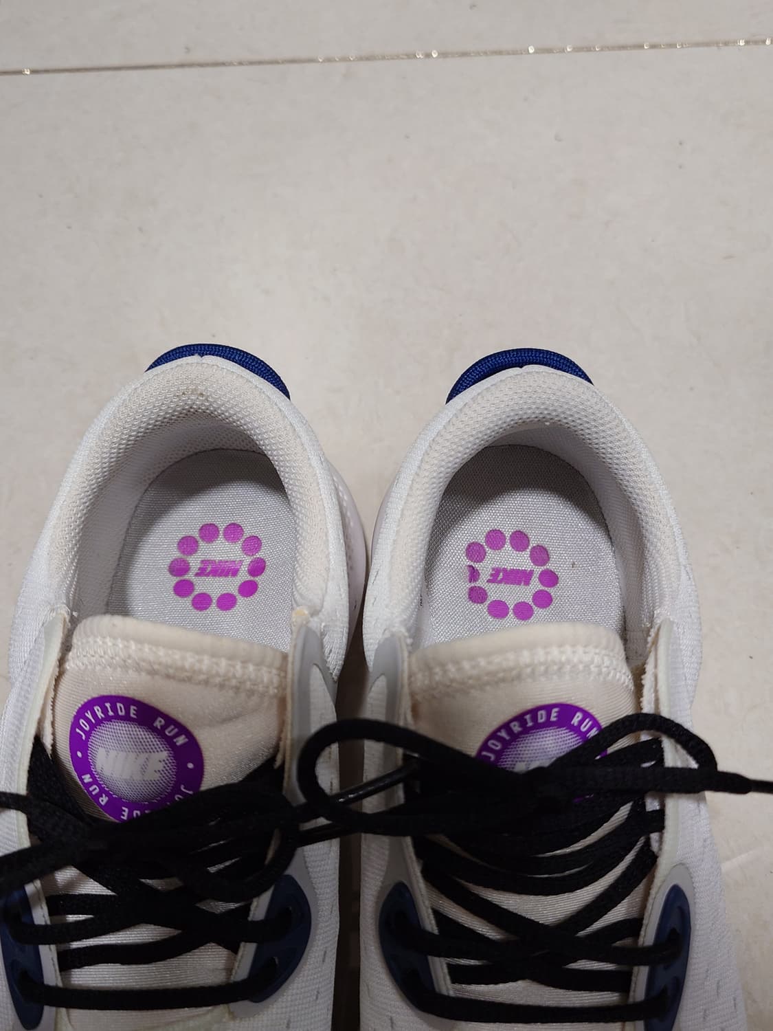 [235] 나이키 조이라이드 듀얼 런 흰핑 운동화 상품이미지4