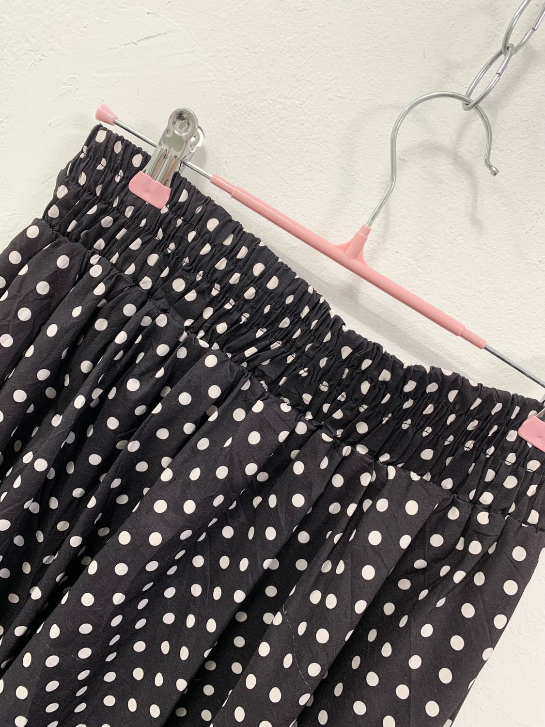 [TRICOLOUR] 도트 프릴 미디 스커트 상품이미지6