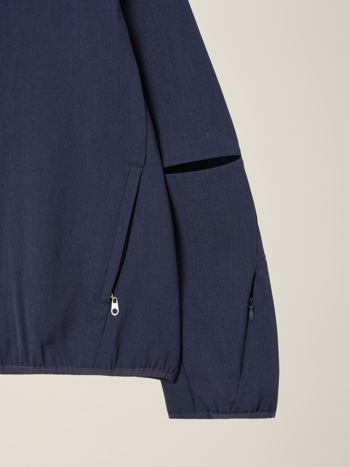 CUT-OUT SLEEVE HOODED ZIP JACKET NAVY 상품이미지2