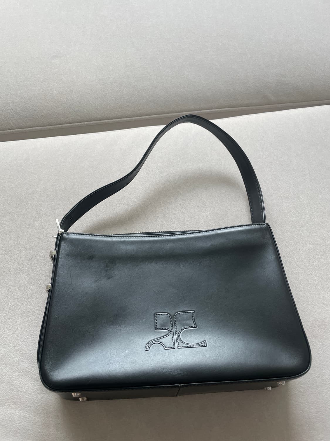 [정품] 꾸레쥬 Courreges 블랙 레더 숄더백 상품이미지10