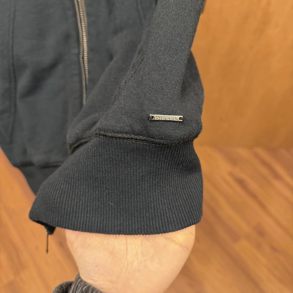 디젤 코튼 후드 집업 레더 슬리브 배색 디테일 로고 장식 디테일 네이비 상품이미지8