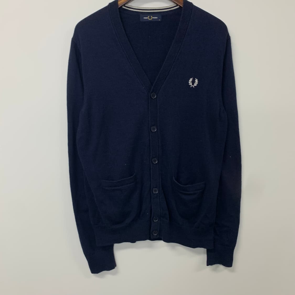 프레드페리 자수로고 네이비 니트 가디건 상품이미지2