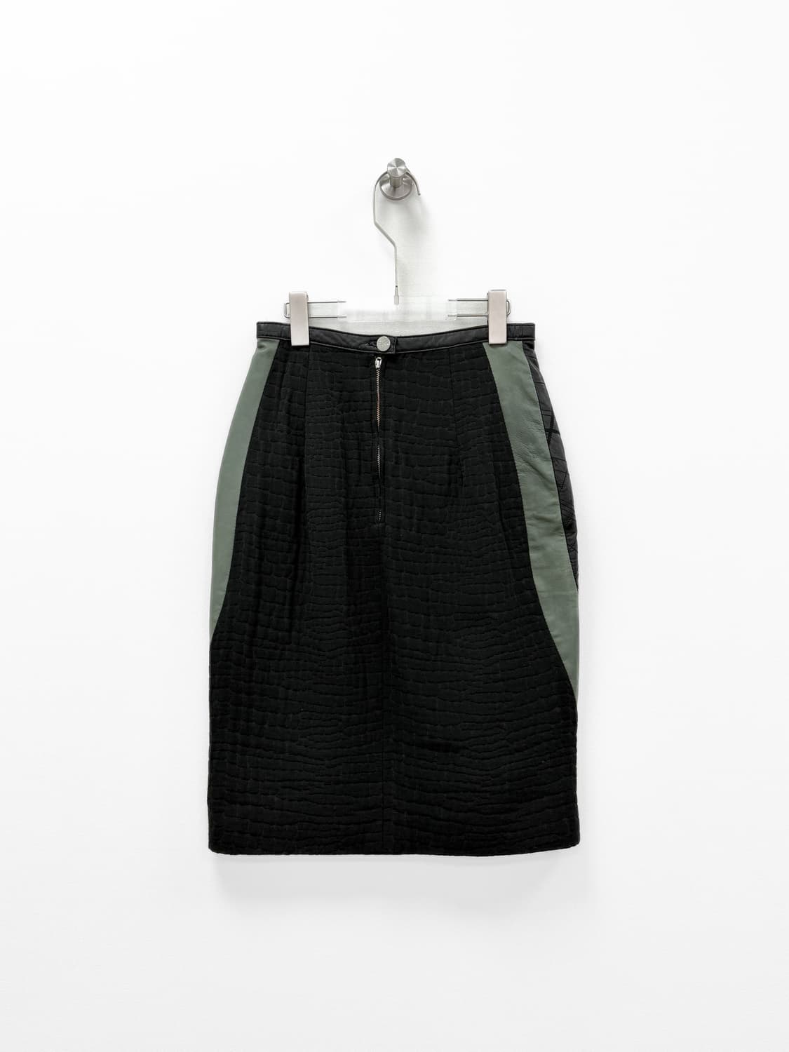 프린 라인 퀼팅 레더 패널 스커트 상품이미지4