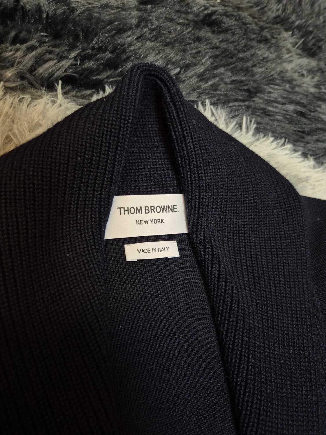 [새상품급] 톰브라운 밀라노 숏 칼라 가디건 상품이미지2