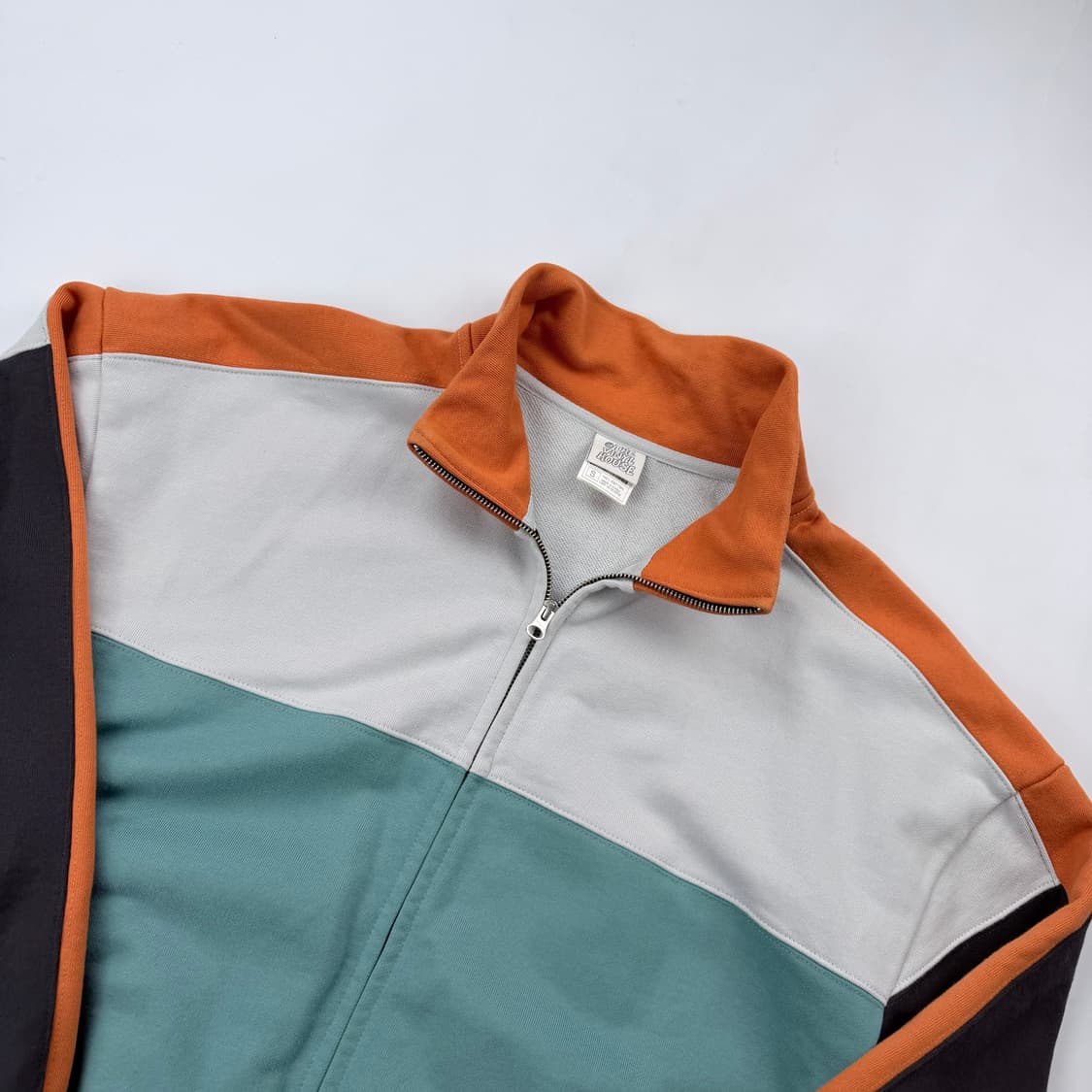 더바이닐하우스 풀집업 스웻셔츠 상품이미지3