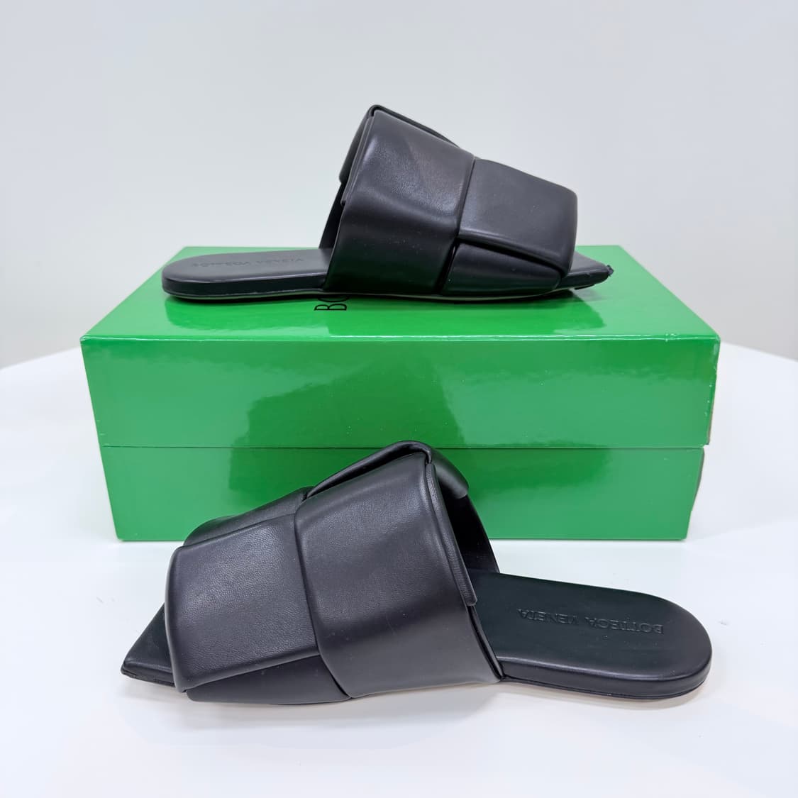 [S급/270] 보테가 베네타 패치 뮬 샌들 슬리퍼 블랙 상품이미지5