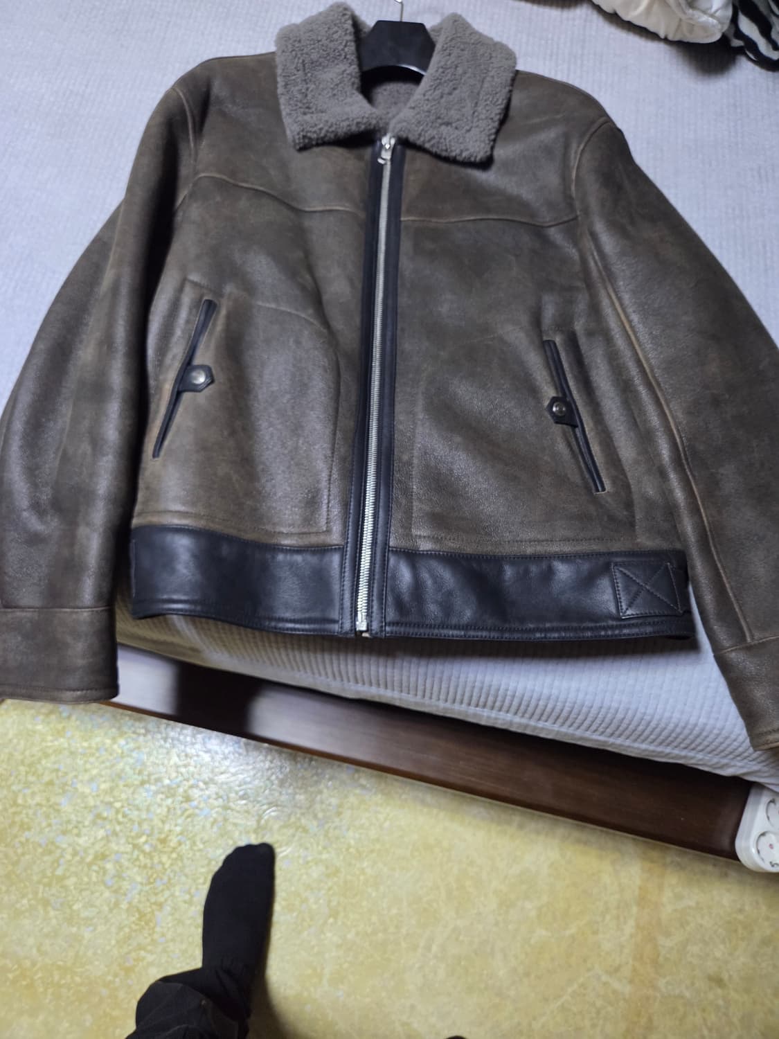 산드로  23fw 무스탕 52사이즈 105  상품이미지1