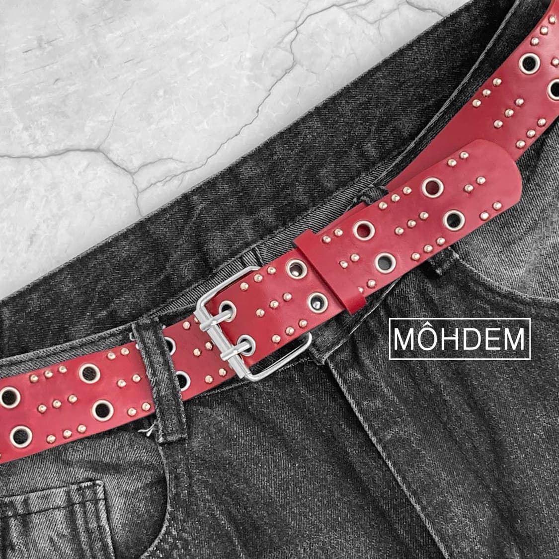 [Unisex] y2k 스터드 아일렛 가죽 벨트 레드 상품이미지4