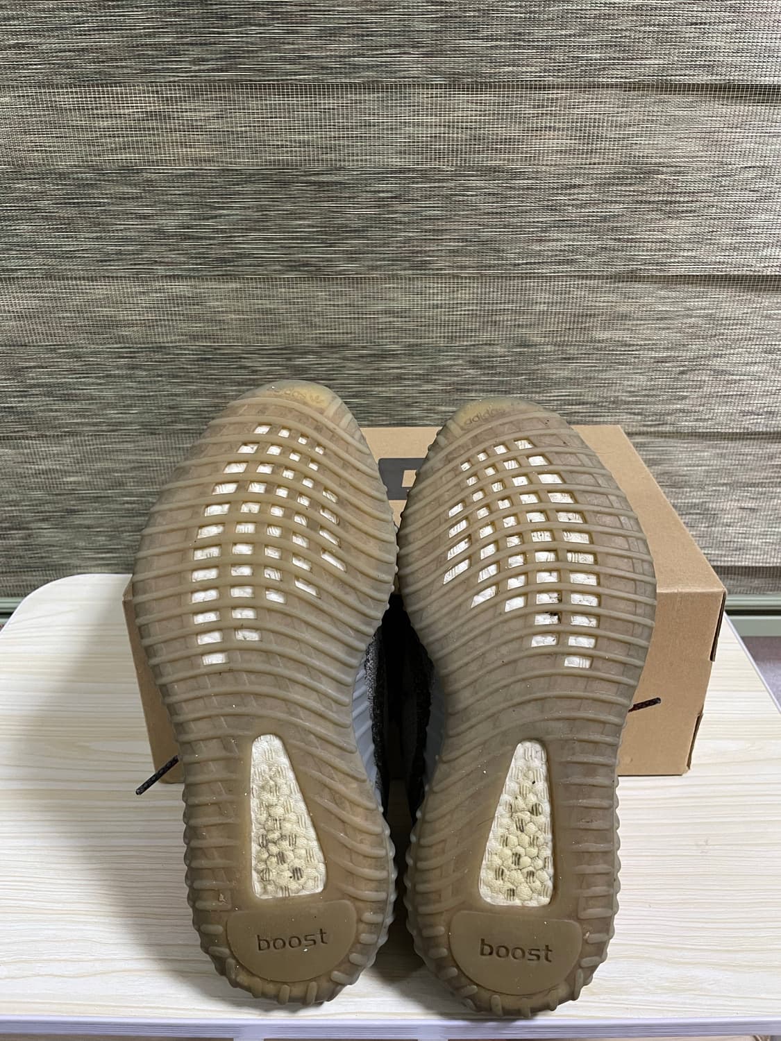 아디다스 이지부스트 350 V2 벨루가 275 상품이미지4