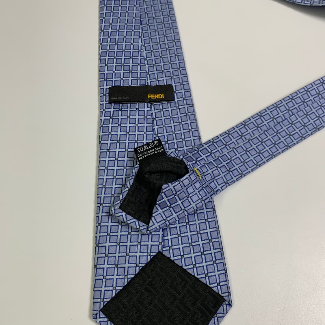 펜디(FENDI) 스몰로고 모노그램 명품넥타이 최상급 A+ 9cm 상품이미지8