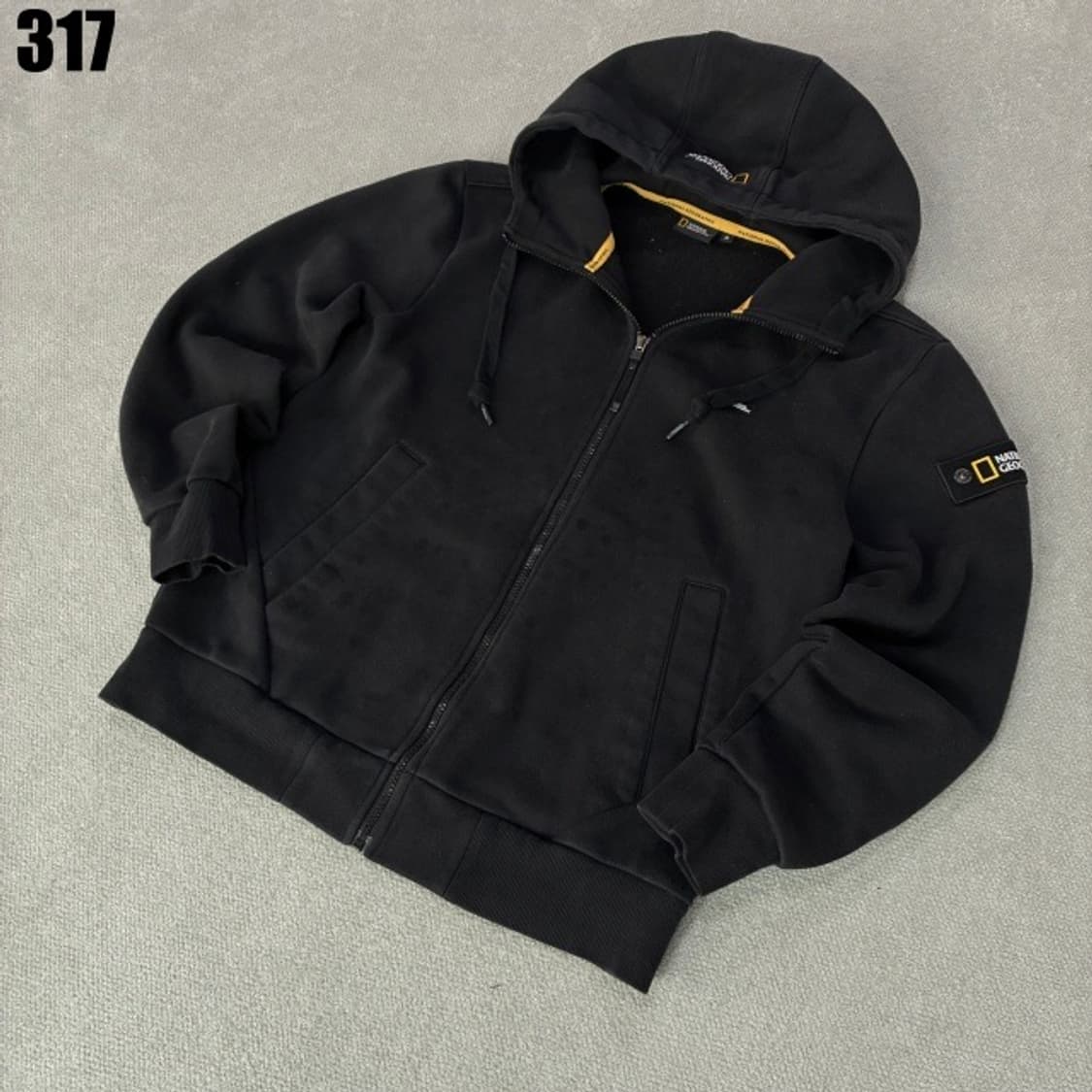 네셔널지오그래픽 블랙 후드집업 상품이미지1