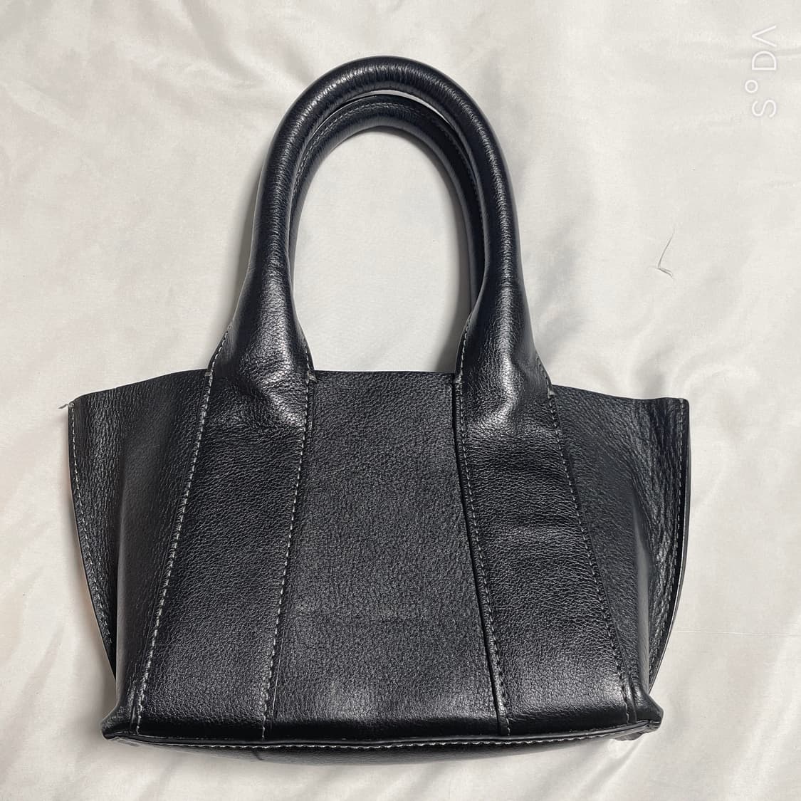 킨더살몬 블랙 레더 토트백 상품이미지3