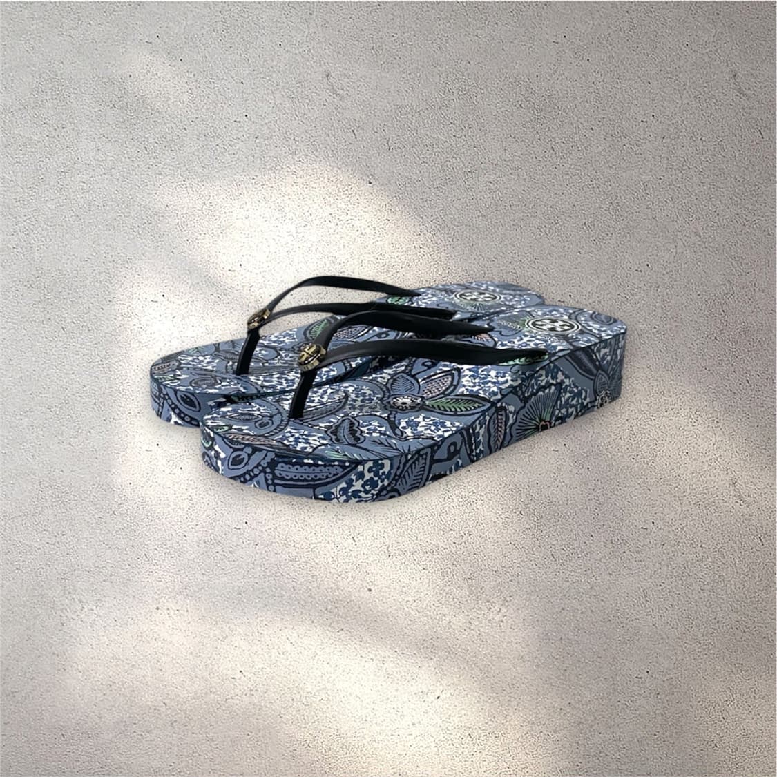 토리버치 플라워 패턴 웨지 플립플랍 샌들 블루 (No.544) 상품이미지1