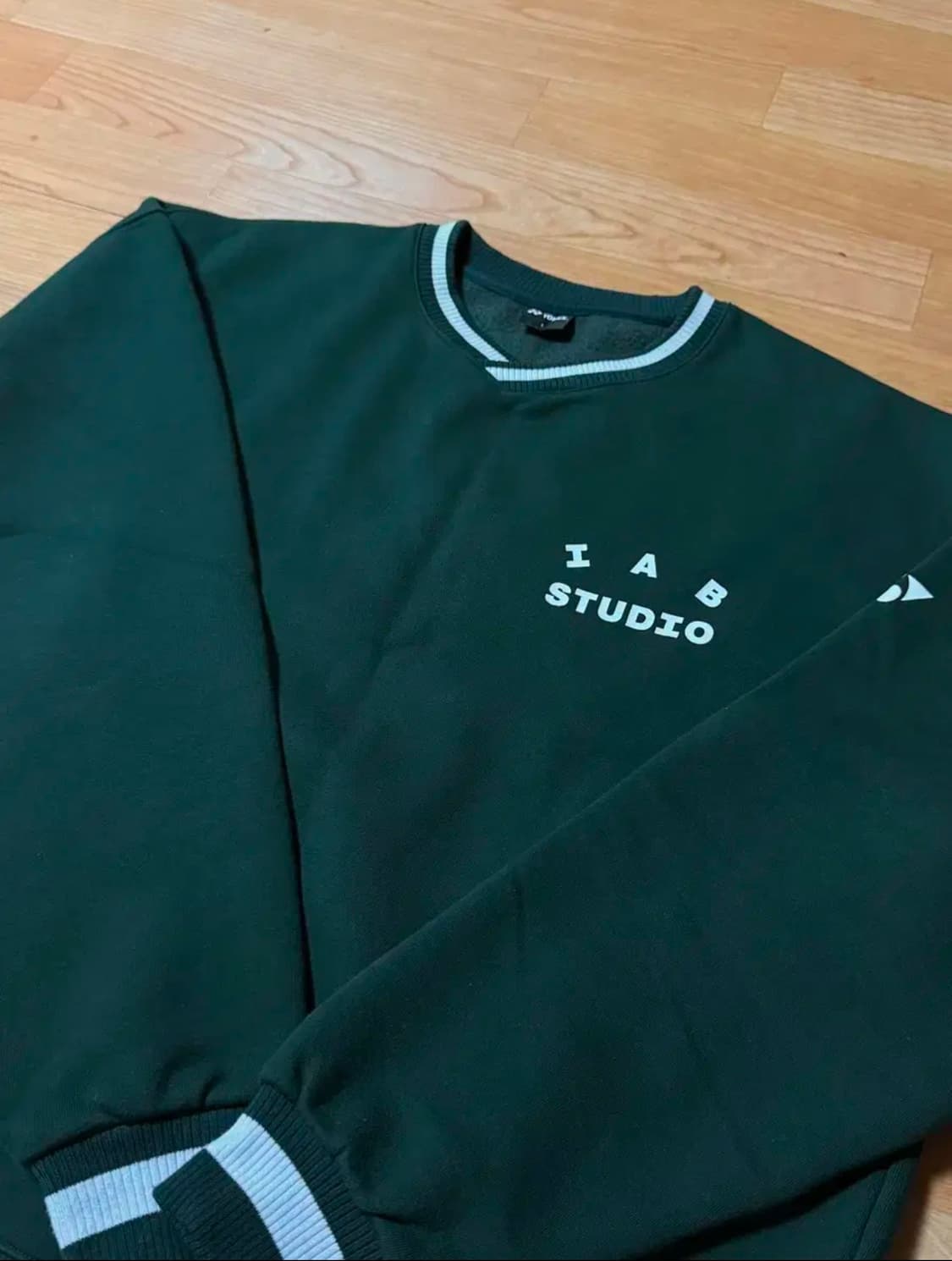 아이앱 스튜디오 x 요넥스 맨투맨 그린 L 상품이미지3