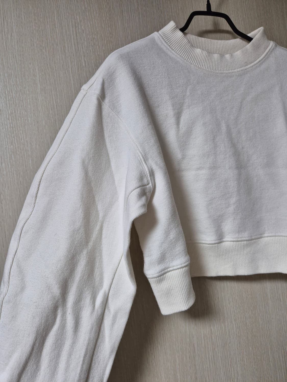 아모멘토 크롭 맨투맨 화이트 0 사이즈 상품이미지3