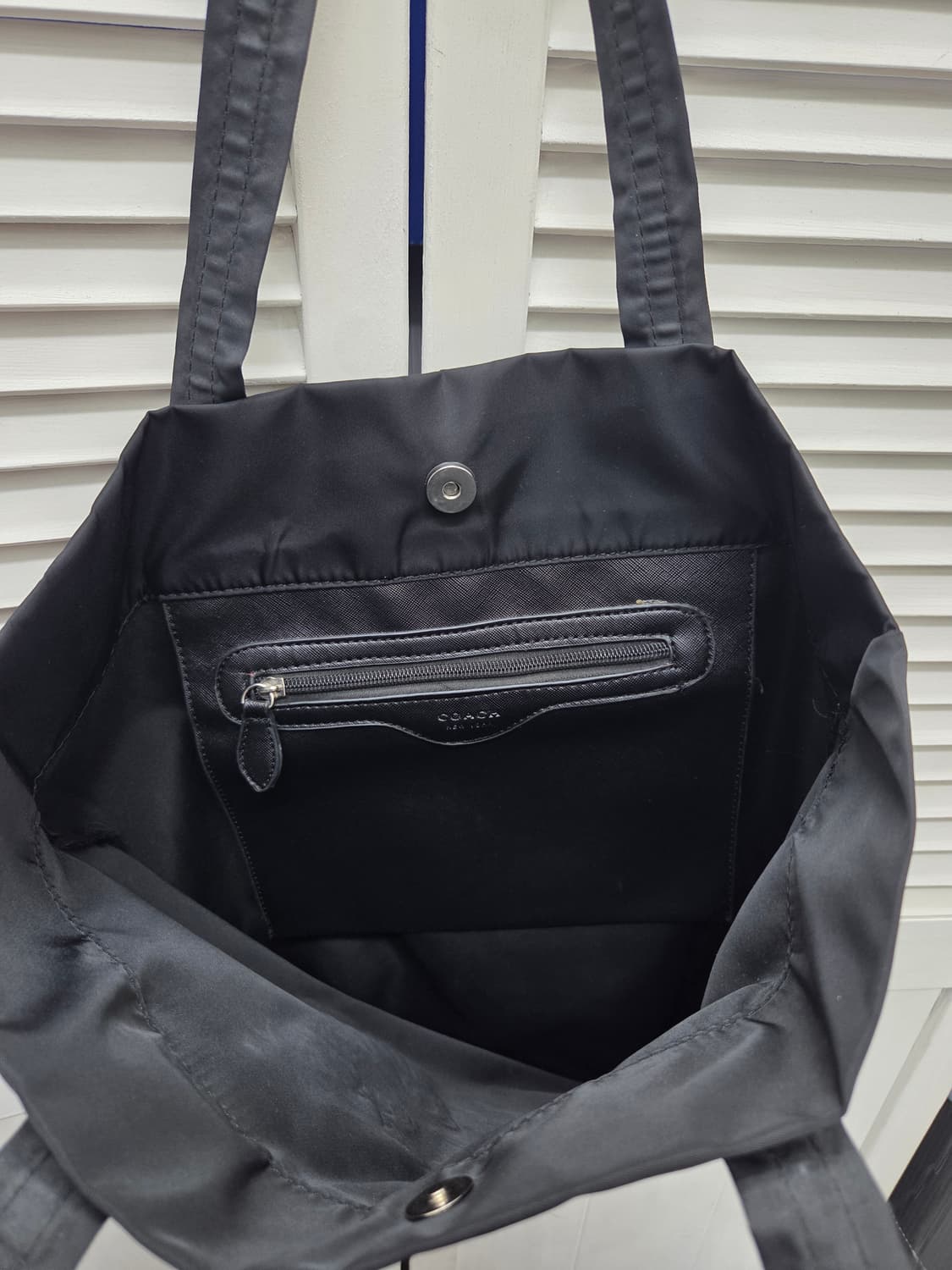 코치 나일론 로고 숄더백 상품이미지4